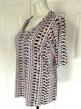 Cyrus Peach Black White Abstract Dot Scoop Neck Top